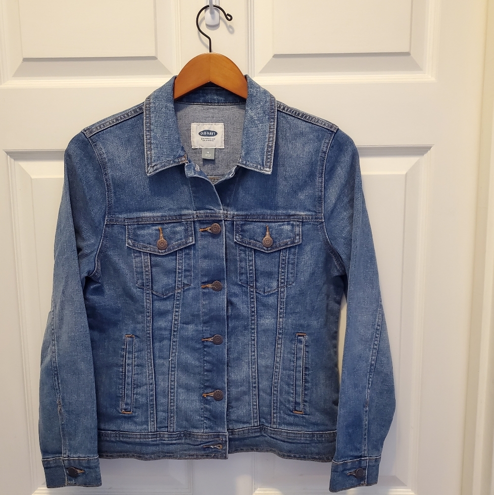 Old Navy Jeans Jacket Size Medium.